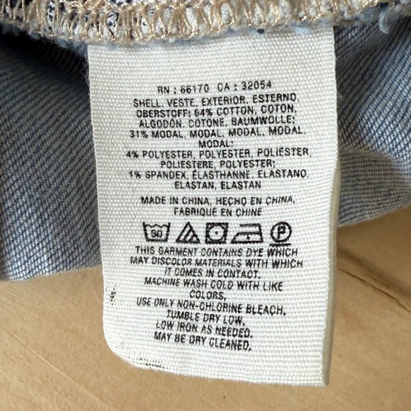 Anthropologie Pilcro Soft High Waist Light Wash BootCut Jeans - {28} - Picture 6 of 9